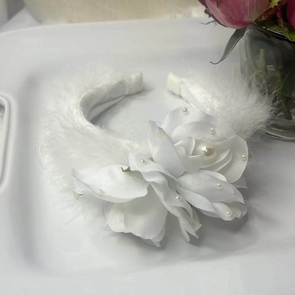 FEATHERY PEARL HEADBAND